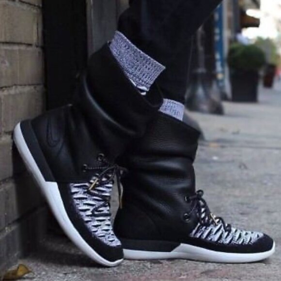 Nike Womens Roshe Two Hi Flyknit Trainers Sneakers Boots size 8 - Picture 1 of 6